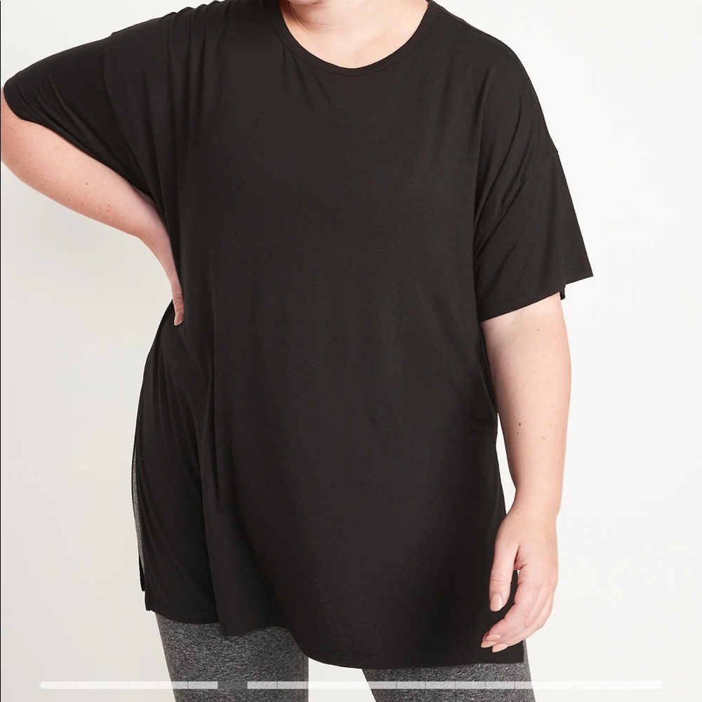 Old Navy Activewear short sleeved T